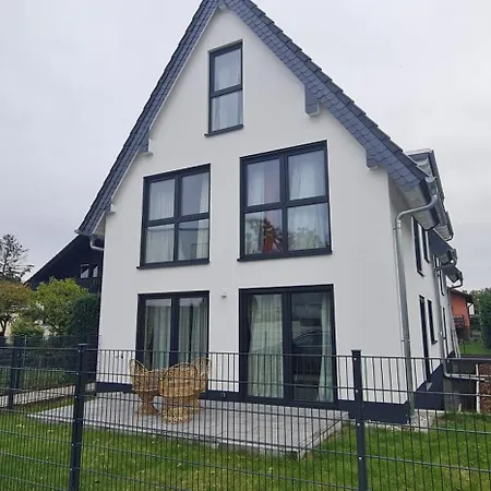 Nyaraló Rose Garden 1 & 2 - 2 Doppelhaushaelften Mit Fitnessraeume *