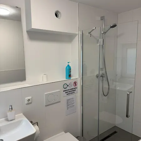 Rose Garden 1 & 2 - 2 Doppelhaushaelften Mit Fitnessraeume Nyaraló *