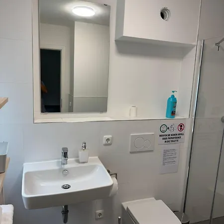 Moderne Doppelhaushaelften - Rose Garden 1 & 2 - 17 Km Vom Frankfurter Flughafen Und 30 Km Vom Messegelaende Entfernt Tatil Evi