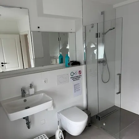 Rose Garden 1 & 2 - 2 Doppelhaushaelften Mit Fitnessraeume Nyaraló