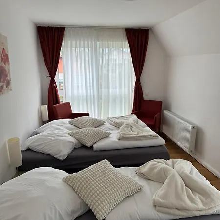 Rose Garden - Haus Mit Garten&3 Schlafzimmern