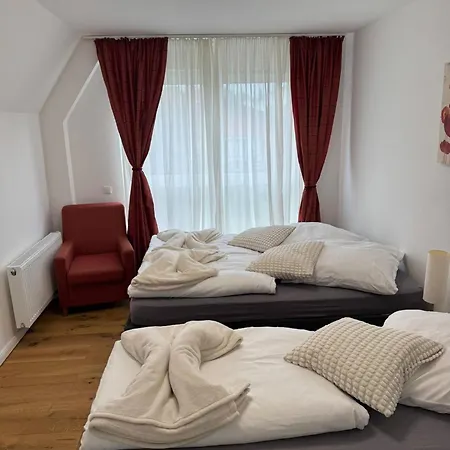 Moderne Doppelhaushaelften - Rose Garden 1 & 2 - 17 Km Vom Frankfurter Flughafen Und 30 Km Vom Messegelaende Entfernt Offenbach am Main