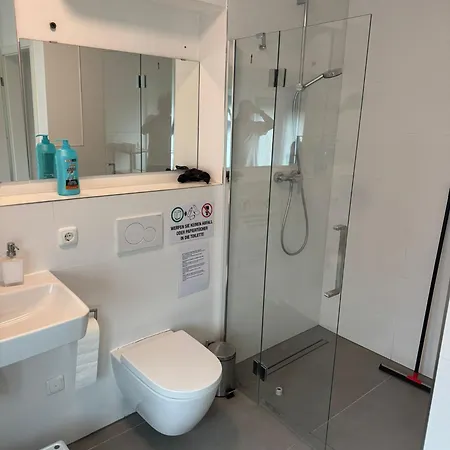 Rose Garden 1 & 2 - 2 Doppelhaushaelften Mit Fitnessraeume Nyaraló *