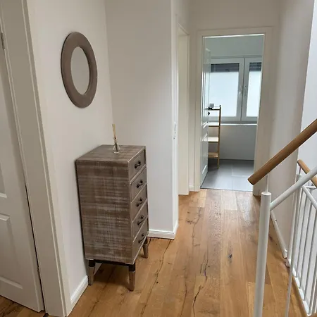 Tatil Evi Moderne Doppelhaushaelften - Rose Garden 1 & 2 - 17 Km Vom Frankfurter Flughafen Und 30 Km Vom Messegelaende Entfernt *