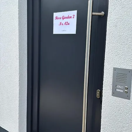 Rose Garden - Haus Mit Garten&3 Schlafzimmern Ferienhaus Offenbach am Main