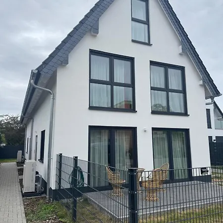 Tatil Evi Moderne Doppelhaushaelften - Rose Garden 1 & 2 - 17 Km Vom Frankfurter Flughafen Und 30 Km Vom Messegelaende Entfernt