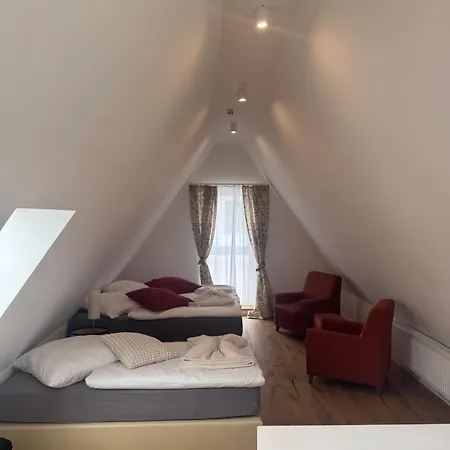 Holiday home Moderne Doppelhaushaelften - Rose Garden 1 & 2 - 17 Km Vom Frankfurter Flughafen Und 30 Km Vom Messegelaende Entfernt Offenbach am Main