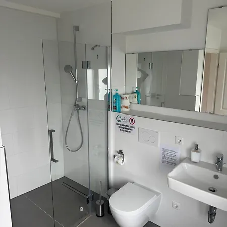 Rose Garden - Haus Mit Garten&3 Schlafzimmern Ferienhaus *