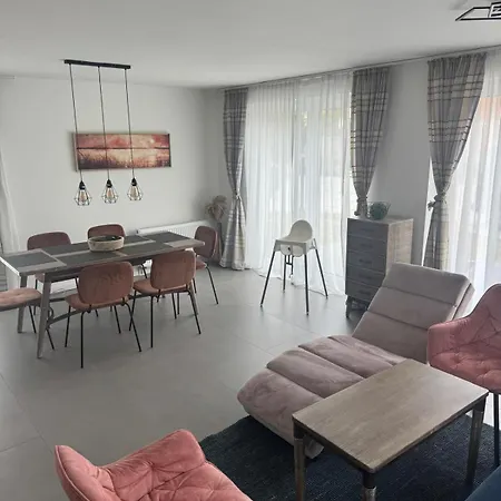Tatil Evi Moderne Doppelhaushaelften - Rose Garden 1 & 2 - 17 Km Vom Frankfurter Flughafen Und 30 Km Vom Messegelaende Entfernt *