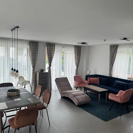 Moderne Doppelhaushaelften - Rose Garden 1 & 2 - 17 Km Vom Frankfurter Flughafen Und 30 Km Vom Messegelaende Entfernt Tatil Evi *