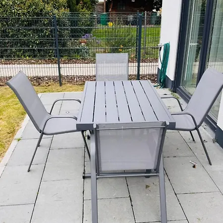 Tatil Evi Moderne Doppelhaushaelften - Rose Garden 1 & 2 - 17 Km Vom Frankfurter Flughafen Und 30 Km Vom Messegelaende Entfernt