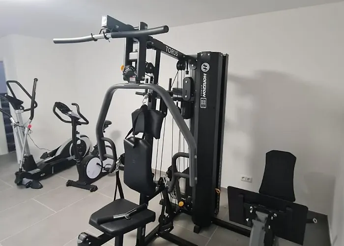 Rose Garden 1 & 2 - 2 Doppelhaushaelften Mit Fitnessraeume *