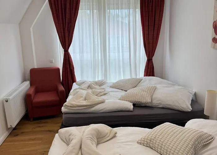 Rose Garden 1 & 2 - 2 Doppelhaushaelften Mit Fitnessraeume Offenbach am Main