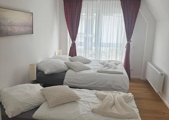 Prázdninový dům Rose Garden 1 & 2 - 2 Doppelhaushaelften Mit Fitnessraeume Offenbach am Main